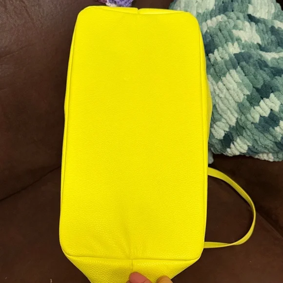 Jewel by thirty-one Bright Yellow Perforated Tote - Picture 6 of 7
